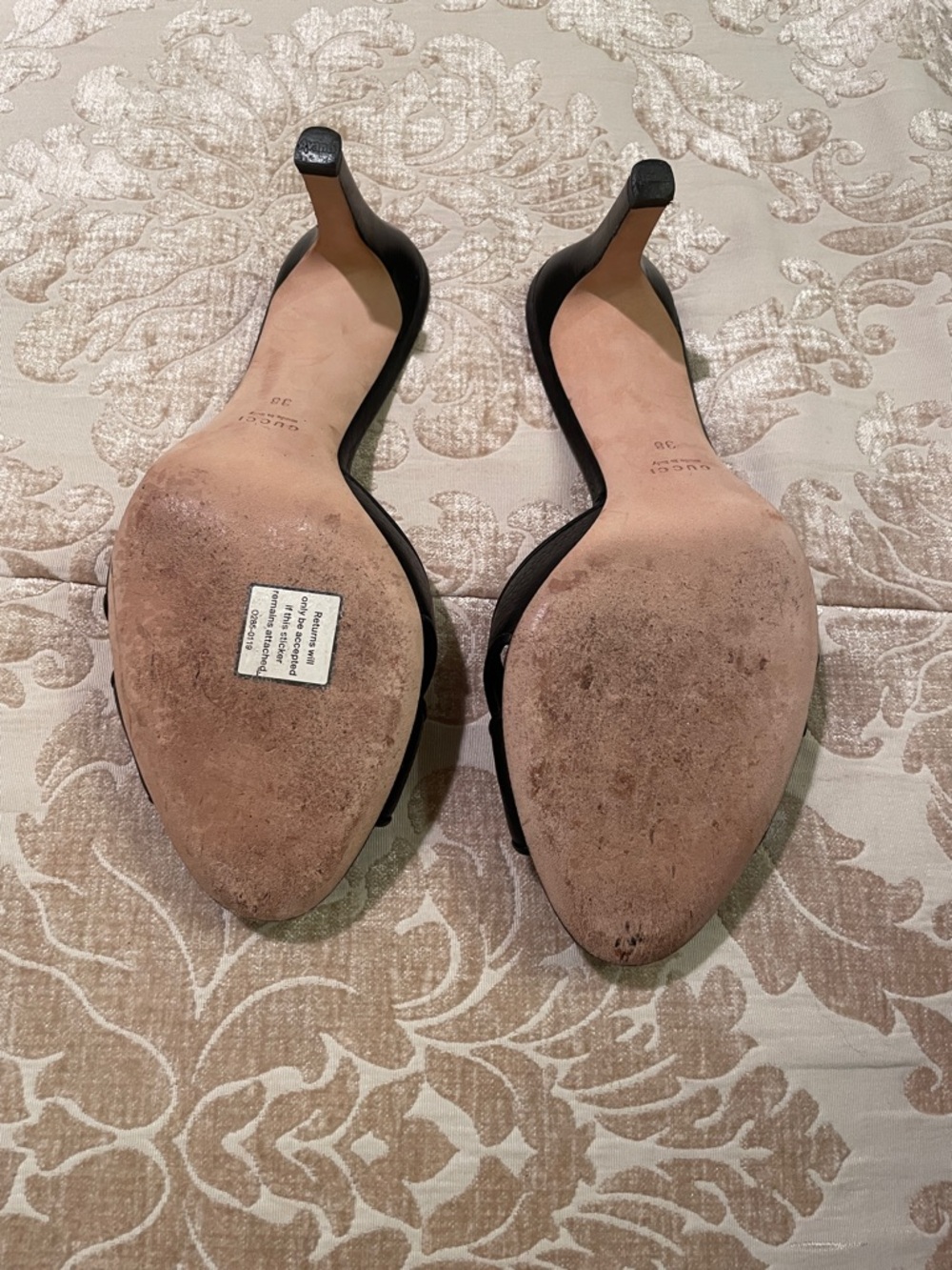 Gucci Black Leather Open-Toe Mule Sandals with Gold GG Medallion - Picture 4 of 4